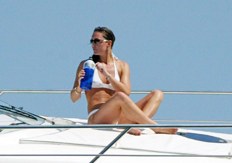 Katein sırrı Giyen her kadın güzellik abidesine dönüşebilir