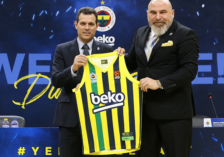 Fenerbahçe Bekonun yeni hocası Dimitris Itoudis imza töreninde açıkladı Jan Vesely resmen ayrıldı, Nando De Colo ve Scotie Wilbekin...