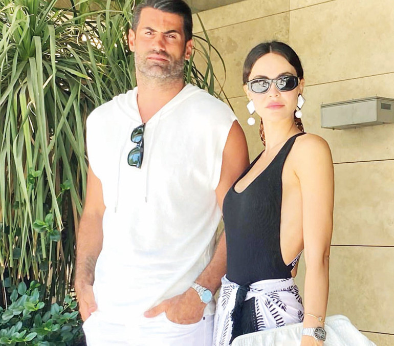 11 ay önce evlendiği Tolga Akıştan boşanacağını açıklamıştı... Zeynep Bastıkın moral tatili