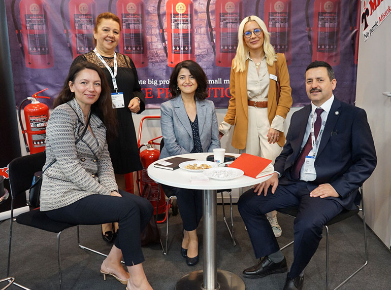 İtfaiyeciler bu kez fuarda buluştu