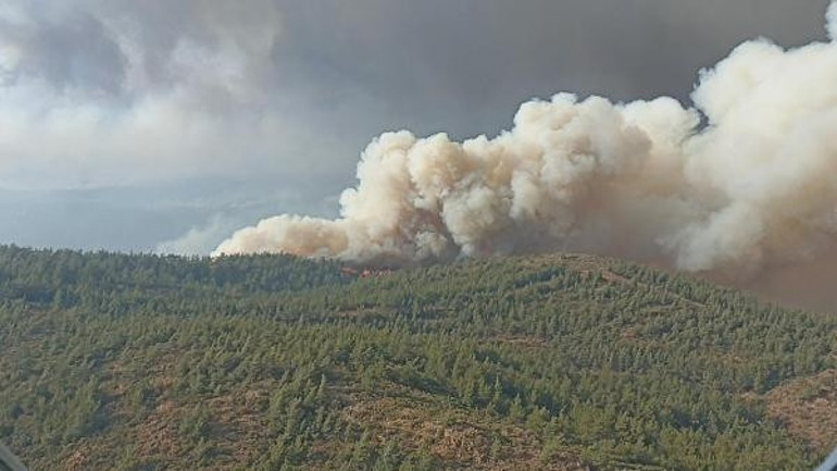 Son dakika... Marmaristeki orman yangınında üçüncü gün Bakan Kirişci: Evleri boşaltılan ailelere 3 bin TL ödeme yapıldı