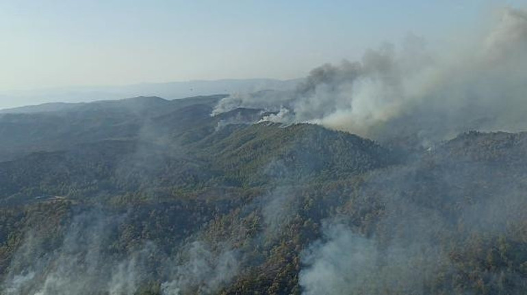 Son dakika... Marmaristeki orman yangınında üçüncü gün Bakan Kirişci: Evleri boşaltılan ailelere 3 bin TL ödeme yapıldı