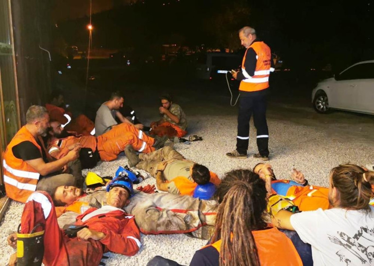 Son dakika... Marmaristeki orman yangınında üçüncü gün Bakan Kirişci: Evleri boşaltılan ailelere 3 bin TL ödeme yapıldı