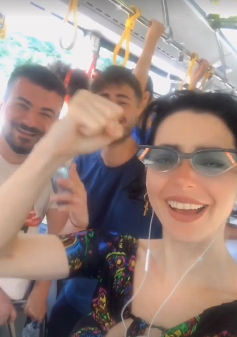 Toplu taşımada ünlü var