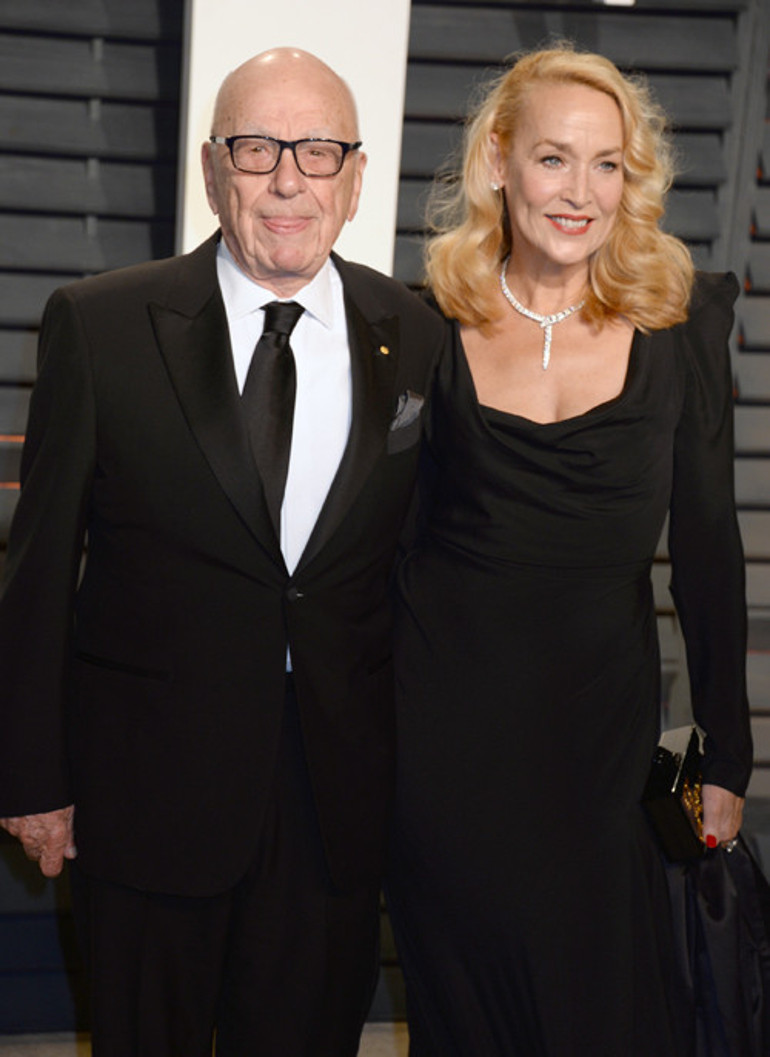 Sevgilisinden ayrılırken bile milyonlar almıştı: Boşanırken milyarder mi olacak