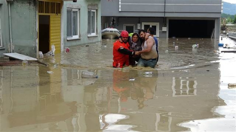 Uyarılar arka arkaya gelmişti Kuvvetli yağış başladı