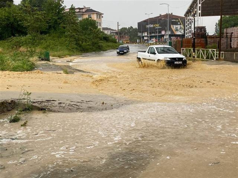 Uyarılar arka arkaya gelmişti Kuvvetli yağış başladı