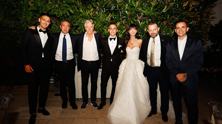 Fenerbahçeli futbolcu Dimitris Pelkas dünya evine girdi