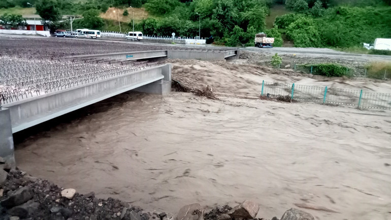 Zonguldak, Bartın, Kastamonu, Karabük ve Sinopta kuvvetli yağış Bakan Soylu: Daha büyük bir felaket olabilirdi