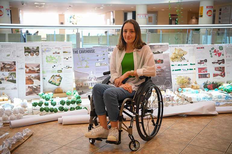 Zeynep, ‘engelsiz bir hayat’ için çalışıyor