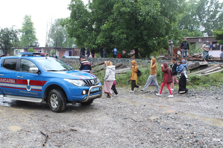 Zonguldak, Bartın, Kastamonu, Karabük ve Sinopta kuvvetli yağış Bakan Soylu: Daha büyük bir felaket olabilirdi