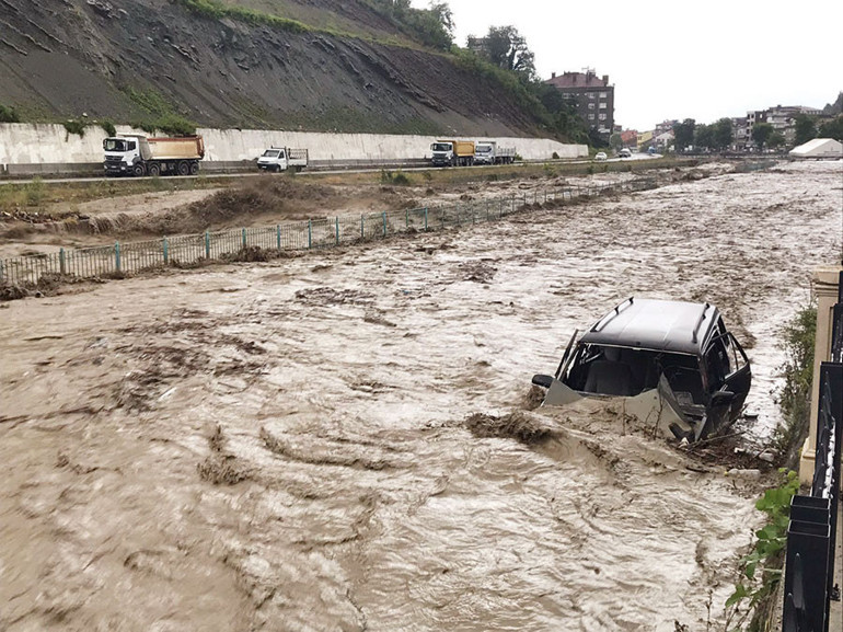 Sel kâbusu geri döndü