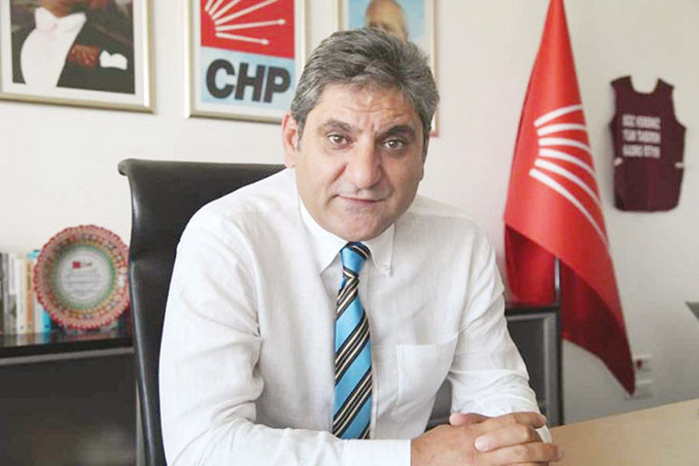 Çürümüş bir şeyler dönüyor ortalıkta