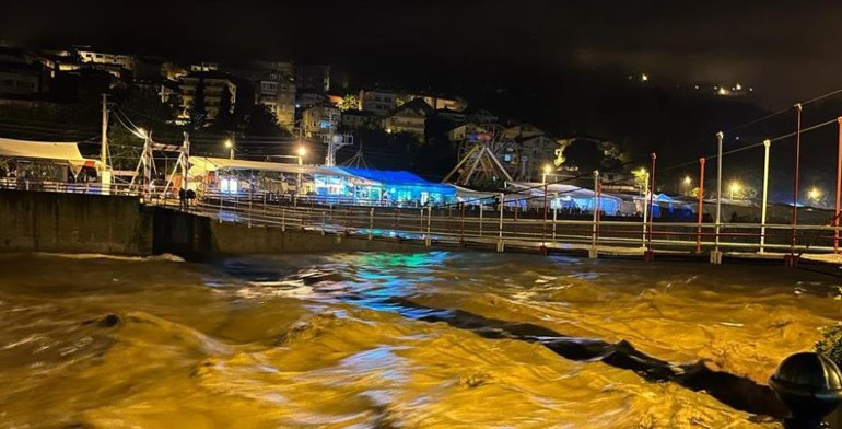 Zonguldak, Bartın, Kastamonu, Karabük ve Sinopta kuvvetli yağış Bakan Soylu: Daha büyük bir felaket olabilirdi