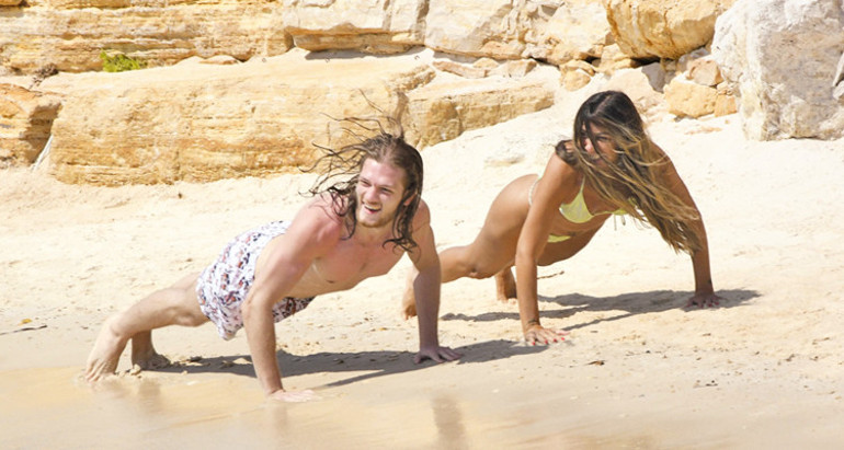 Bodrum, Çeşme, Mikonos... Ünlüler tatilde