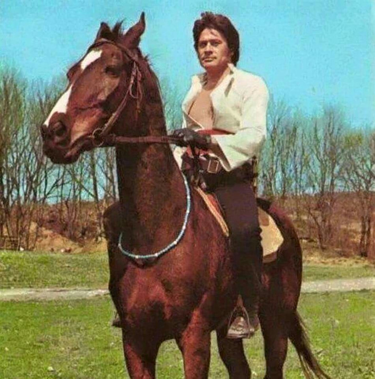 Usta sanatçı Cüneyt Arkın 85 yaşında hayatını kaybetti... Cenaze programı belli oldu