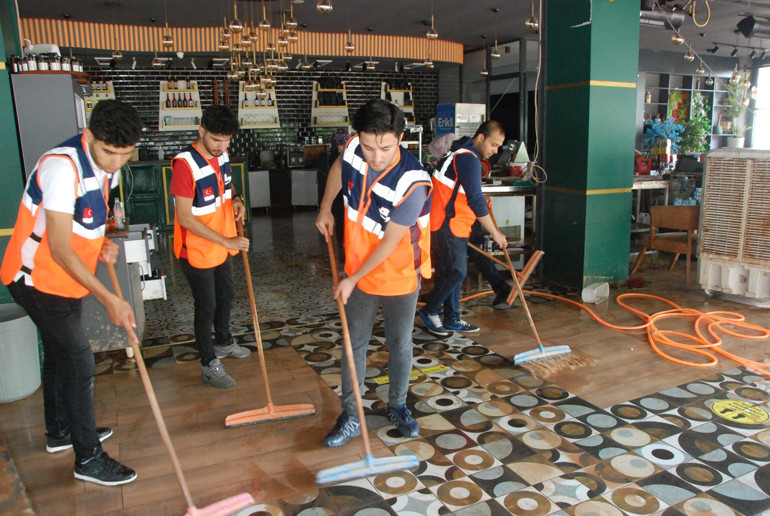 Bartın’da sel suları çekildi, temizlik başladı