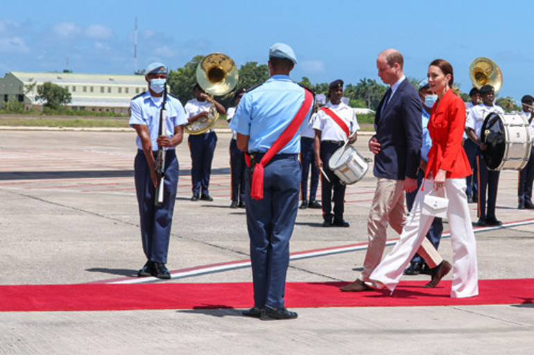 İngiliz kraliyet ailesi için de kemer sıkma zamanı: Paralar suyunu çekiyor