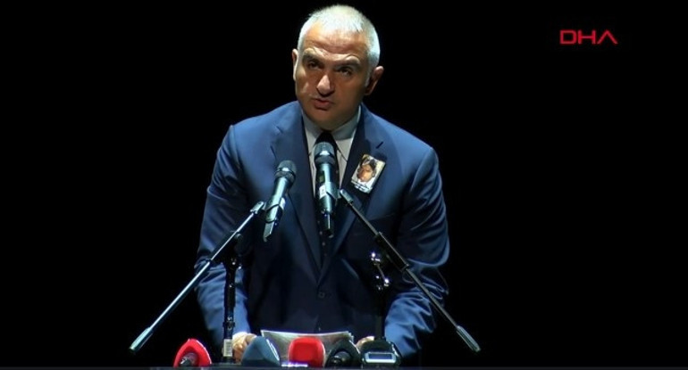 Cüneyt Arkına veda... Yeşilçamın efsane ismi son yolculuğuna uğurlandı