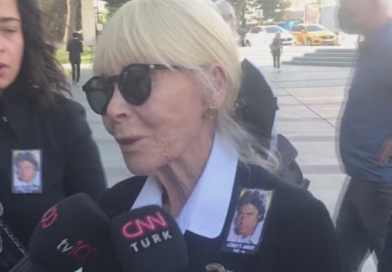 Cüneyt Arkına veda... Yeşilçamın efsane ismi son yolculuğuna uğurlandı