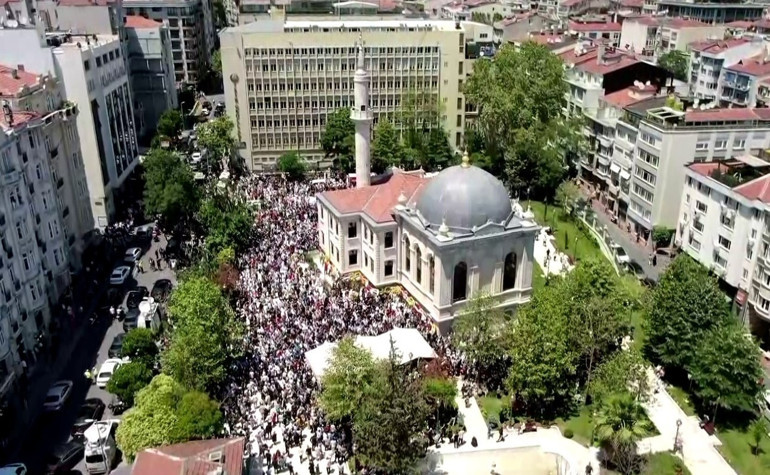 Cüneyt Arkına veda... Yeşilçamın efsane ismi son yolculuğuna uğurlandı