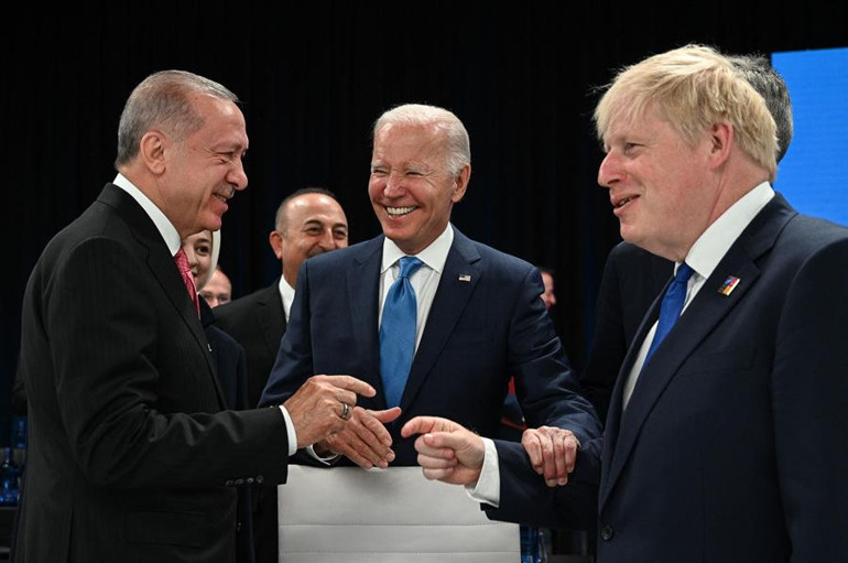 Son dakika... Cumhurbaşkanı Erdoğandan NATO zirvesi sonrası önemli açıklamalar: İsveç ve Finlandiyaya net mesaj