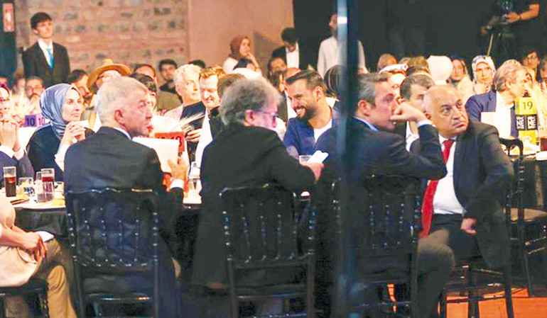 Vay arkadaş Nereye düştüm ben böyle