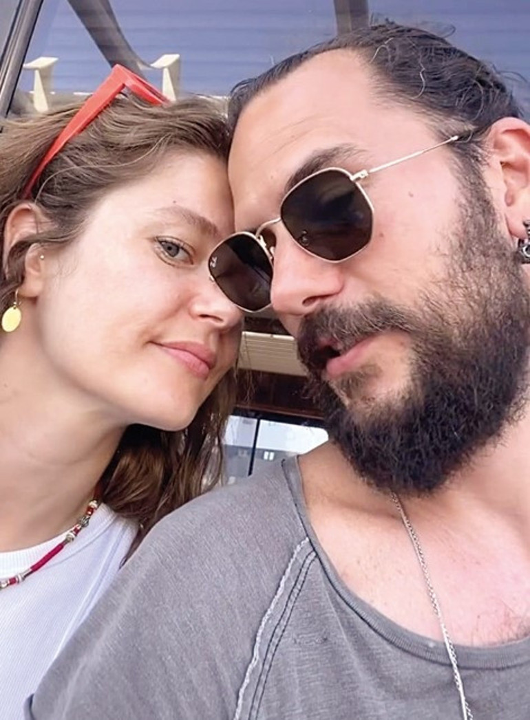 Bebek göründü... 7 aylık hamile Gupse Özay tatilde