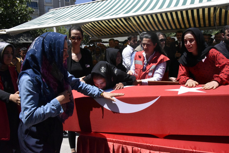Şehit er Yusuf Gürler, Şanlıurfada son yolculuğuna uğurlandı