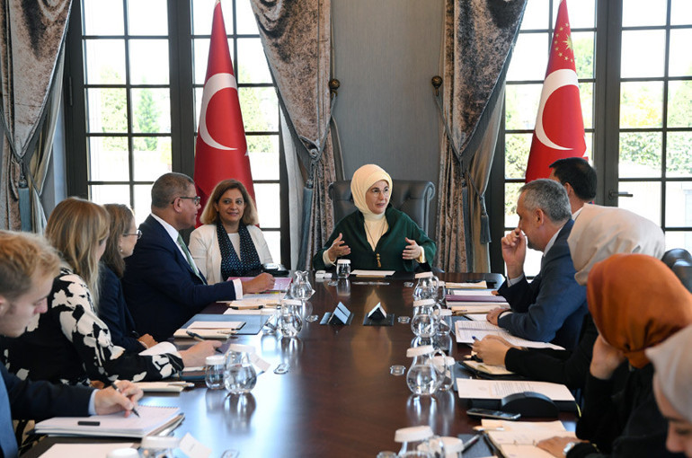 Emine Erdoğan, COP26 Başkanı Sharmayı kabul etti