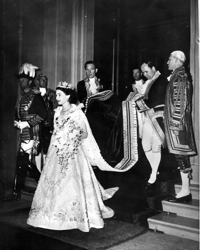 Kraliçe 2. Elizabethi 70 sene tahtta oturtan mücevher: Her elmas binlerce gözyaşı