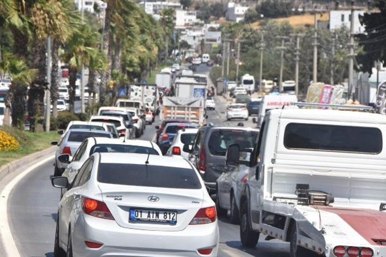 Son dakika... Kurban Bayramı tatil için yollara akın ettiler Birçok kentte trafik durma noktasında
