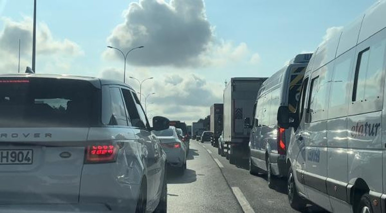 Son dakika... Kurban Bayramı tatil için yollara akın ettiler Birçok kentte trafik durma noktasında
