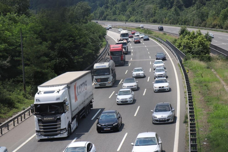 Son dakika... Kurban Bayramı tatil için yollara akın ettiler Birçok kentte trafik durma noktasında
