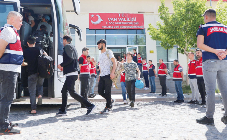 Afganlar böyle geliyor... Kaçak göçün üç merkezi