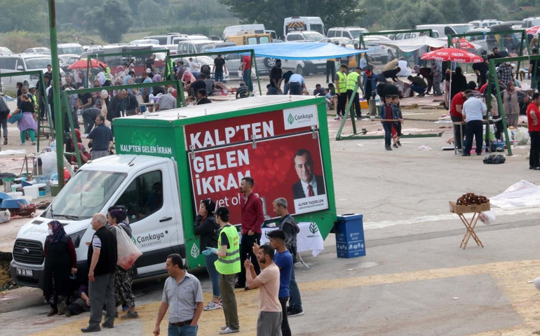 Firari boğalar panik yarattı