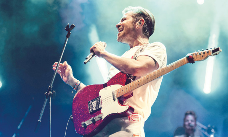 Sahnede bayram coşkusu