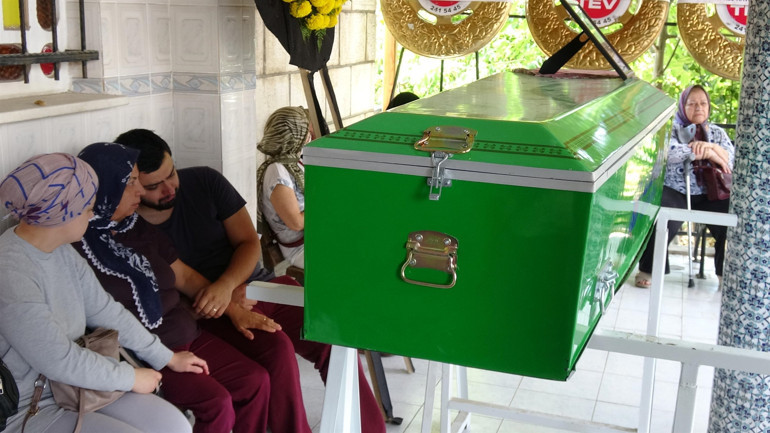 Kanserle 3üncü savaşını kaybeden Cemre, son yolculuğuna uğurlandı