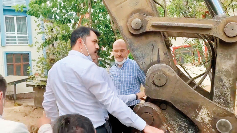 Başkan, tatil sana yakışıyor