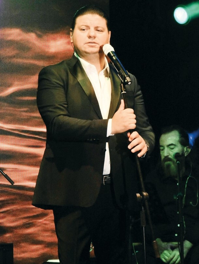 Bayramda sahnelere yıldız yağdı