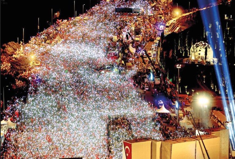 Tarihi geceden unutulmaz 40 fotoğrafın hikâyesi