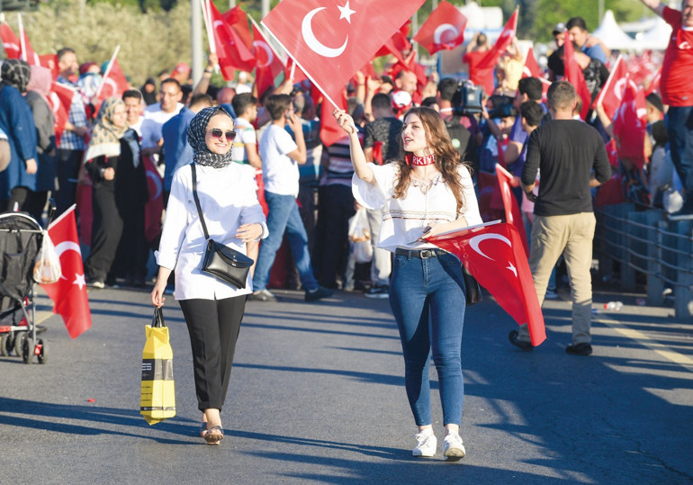 Tarihi geceden unutulmaz 40 fotoğrafın hikâyesi