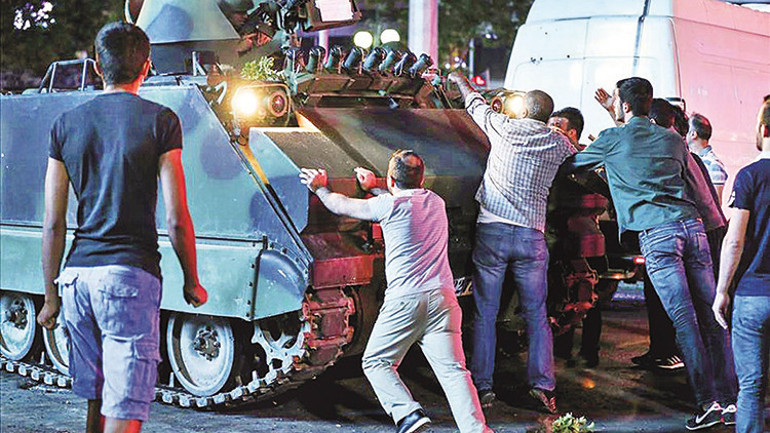 Tarihi geceden unutulmaz 40 fotoğrafın hikâyesi