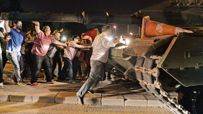Tarihi geceden unutulmaz 40 fotoğrafın hikâyesi