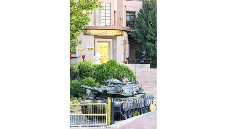 Tarihi geceden unutulmaz 40 fotoğrafın hikâyesi