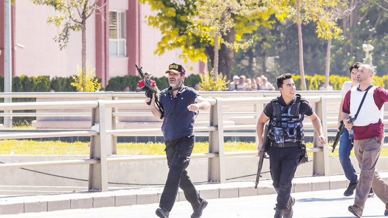 Tarihi geceden unutulmaz 40 fotoğrafın hikâyesi
