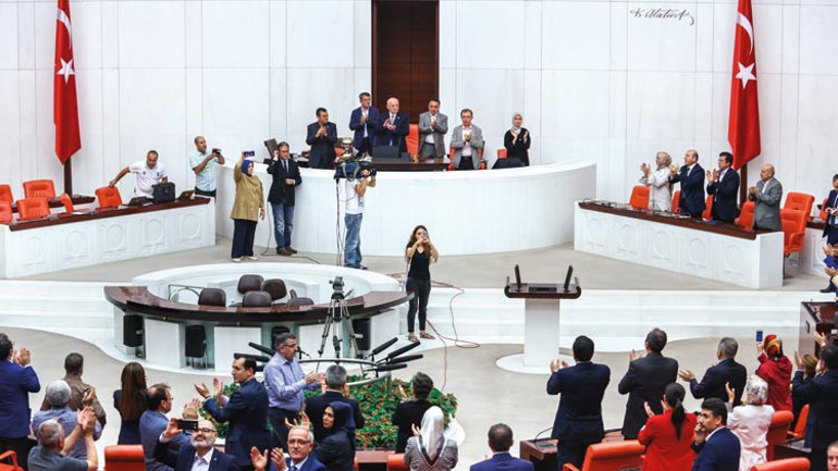 Tarihi geceden unutulmaz 40 fotoğrafın hikâyesi