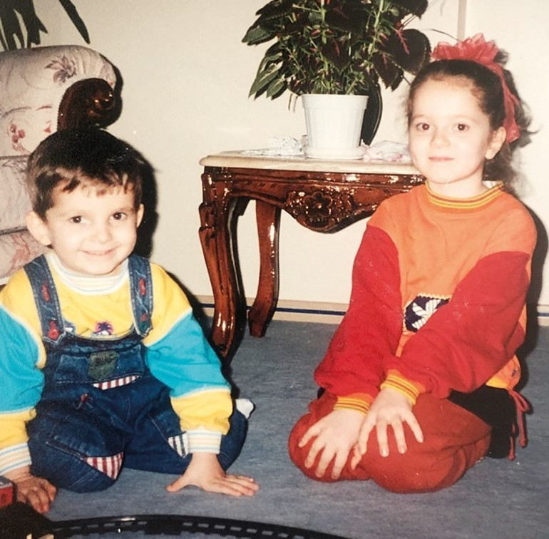 Çoraplarını ters çevirip giyiyor İşte nedeni...