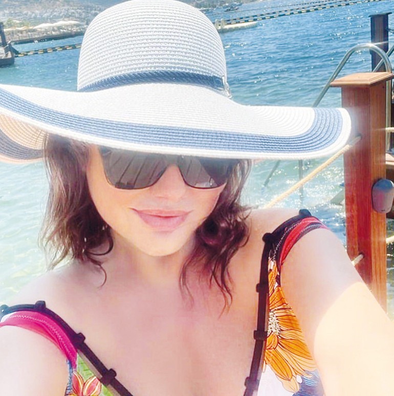 Tuvana Türkay ile İzzet Antebi tatilde