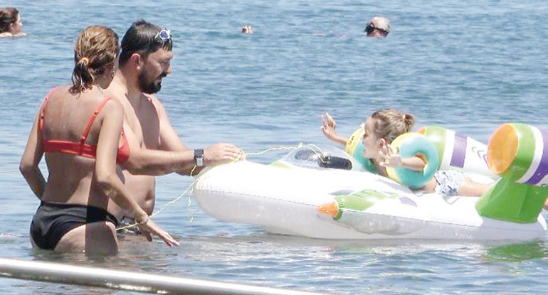 Tuvana Türkay ile İzzet Antebi tatilde